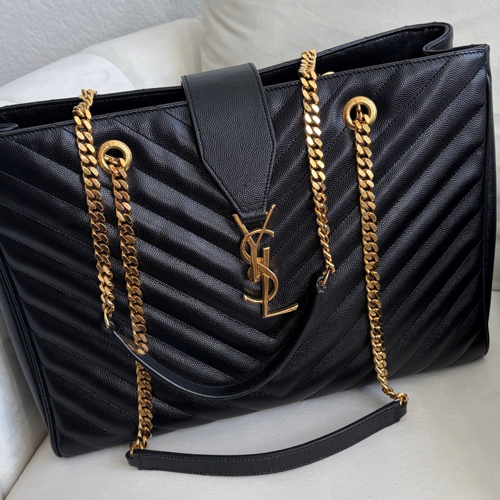 SAINT LAURENT MATELASSE LEATHER MONOGRAM CHAIN CASSANDRE TOTE